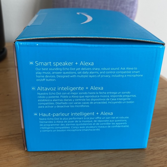 Amazon Alexa Echo Dot 5th generation - Picture 2 of 5